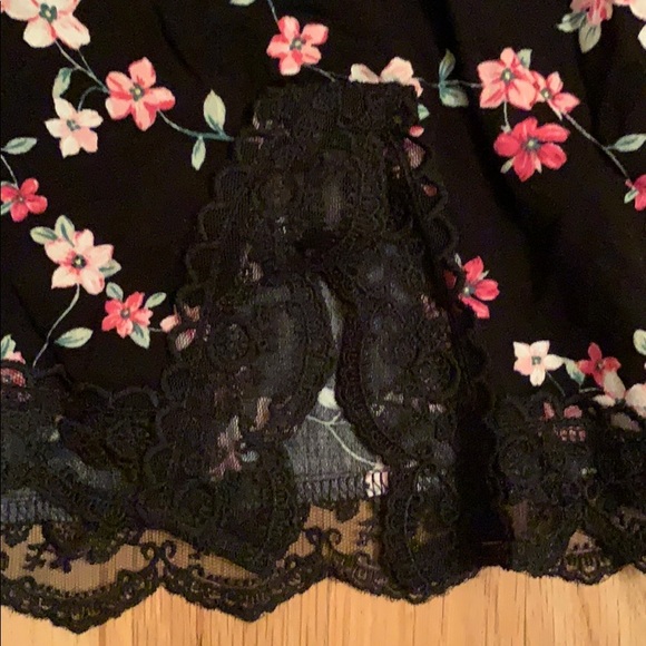 Floral skirt - Picture 2 of 4